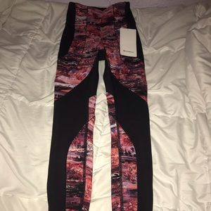 BRAND NEW LULULEMON LEGGINGS